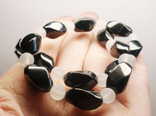 Load image into Gallery viewer, Shungite & Frosted Quartz Sinus Therapy Strand