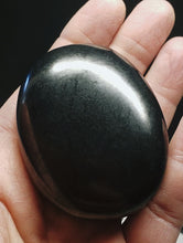 Load image into Gallery viewer, Shungite Therapeutic Hand / Palm Piece 112g