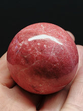 Load image into Gallery viewer, Thulite Sphere 115.16g
