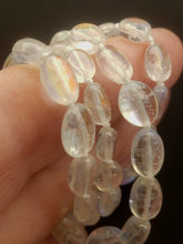 Load image into Gallery viewer, Moonstone - Madagascar Rainbow Flash EO oval 18.25inch