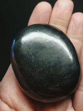 Load image into Gallery viewer, Shungite Therapeutic Hand / Palm Piece 86g