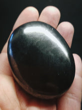 Load image into Gallery viewer, Shungite Therapeutic Hand / Palm Piece 92g