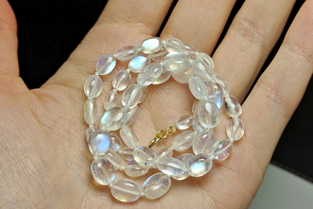 Moonstone - Blue Flash  EO+ oval 17.5inch