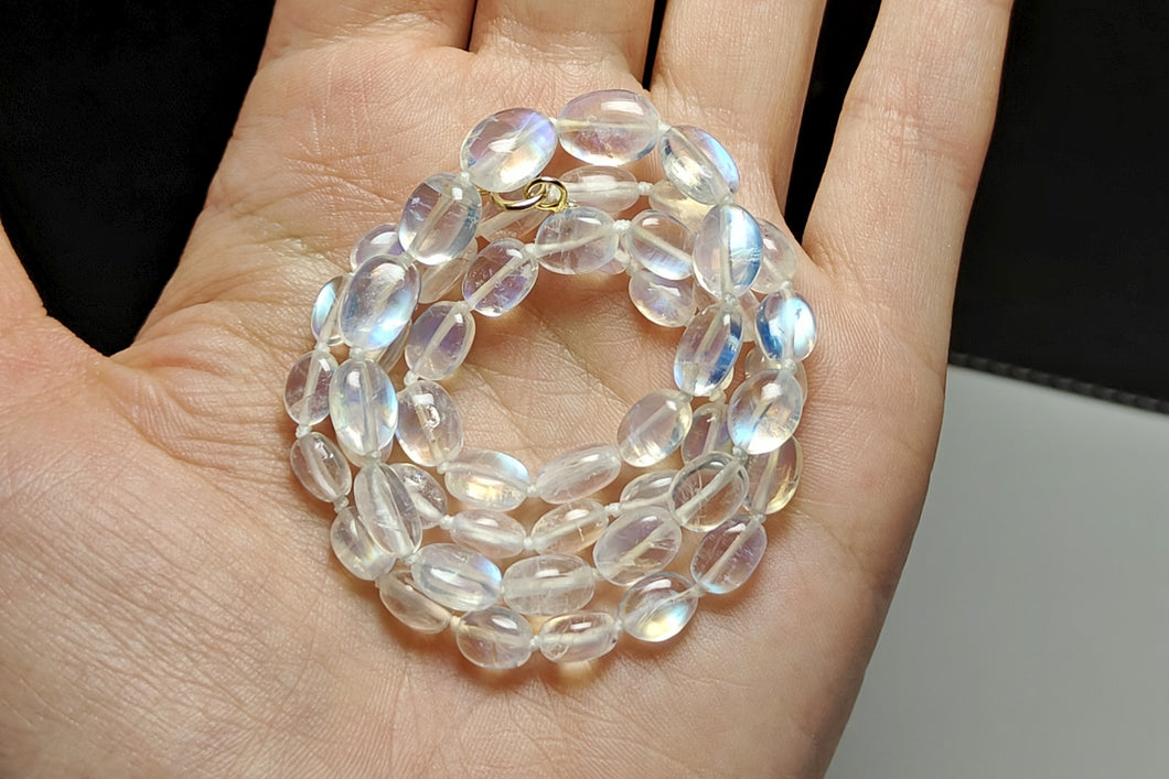 Moonstone - Blue Flash  EO+ oval 18.25inch
