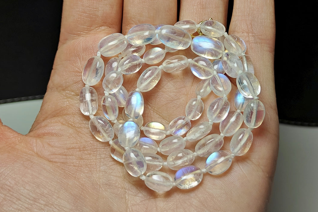 Moonstone - Blue Flash  EO+ oval 19inch