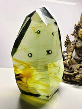 Load image into Gallery viewer, Bi-color Green w/ Shaman Polished Andara Crystal 1.275kg