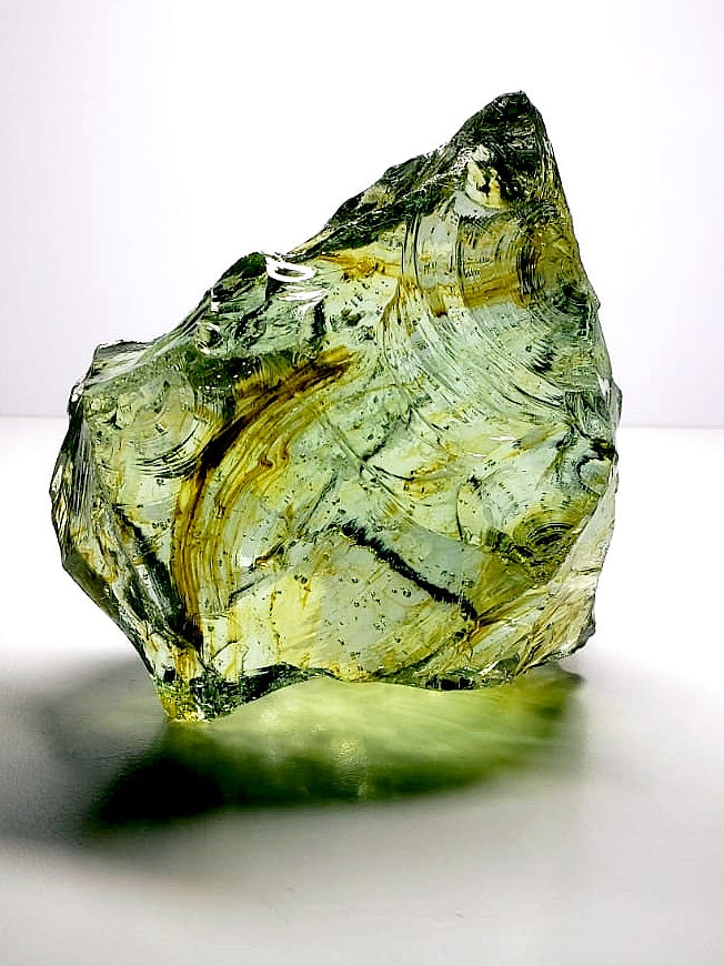 Bi-color Green w/ Shaman Traditional Andara Crystal 886g
