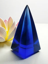 Load image into Gallery viewer, Blue Andara Crystal Nubian Pyramid 3in x 1.5in