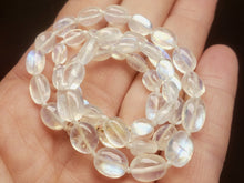 Load image into Gallery viewer, Moonstone - Blue Flash  EO+ oval 17.5inch