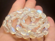 Load image into Gallery viewer, Moonstone - Blue Flash  EO+ oval 17inch