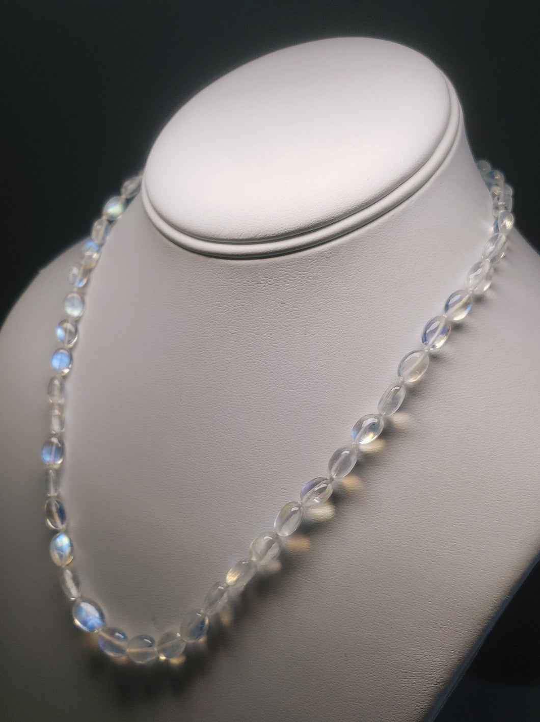 Moonstone - Blue Flash  EO+ oval 18.25inch