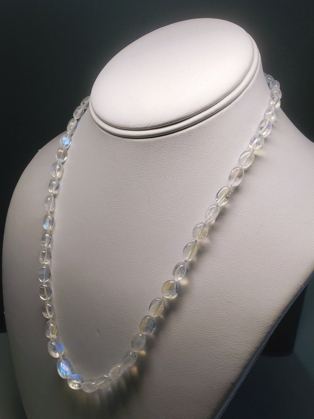 Moonstone - Blue Flash  EO+ oval 19.5inch