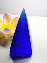 Load image into Gallery viewer, Blue Violet Andara Crystal Nubian Pyramid 3in x 1.5in