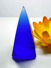 Load image into Gallery viewer, Blue Violet Andara Crystal Nubian Pyramid 3in x 1.5in