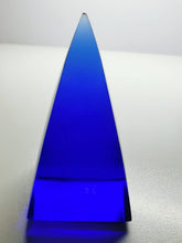 Load image into Gallery viewer, Blue Violet Andara Crystal Nubian Pyramid 3in x 1.5in