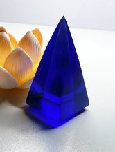 Load image into Gallery viewer, Blue Violet Andara Crystal Nubian Pyramid 2.5in x 1.25in