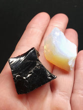 Load image into Gallery viewer, Andara Crystal Duo - Traditional - black &amp; white 23g*