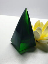 Load image into Gallery viewer, Green (Deep) Andara Crystal Nubian Pyramid 3in x 1.5in