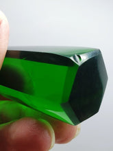 Load image into Gallery viewer, Green (Deep) Andara Crystal Generator 2.5inch