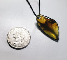 Load image into Gallery viewer, Green with Earth Shaman Andara Crystal Simple Wear Pendant A