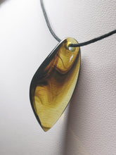 Load image into Gallery viewer, Green with Earth Shaman Andara Crystal Simple Wear Pendant A