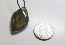 Load image into Gallery viewer, Green with Earth Shaman Andara Crystal Simple Wear Pendant B
