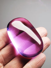 Load image into Gallery viewer, Lilac Andara Crystal Hand Piece 50g