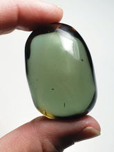 Load image into Gallery viewer, Purple - Light (color changing) Andara Crystal Hand / Palm Piece 64g