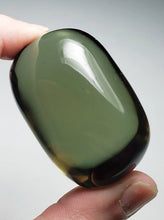 Load image into Gallery viewer, Purple - Light (color changing) Andara Crystal Hand / Palm Piece 98g