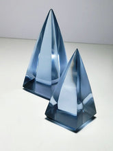 Load image into Gallery viewer, Violet - Light (color change) Andara Crystal Nubian Pyramid 3in x 1.5in