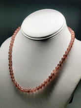 Load image into Gallery viewer, Quartz - Strawberry EO+ 6.5+mm 17.75inch