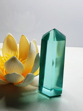 Load image into Gallery viewer, Teal Andara Crystal Generator 2.5inch