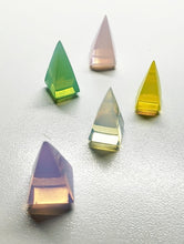 Load image into Gallery viewer, Andara Crystal Tiny Nubian Pyramid Set Angel Aura