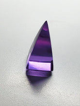 Load image into Gallery viewer, Violet (color change) Andara Crystal Nubian Pyramid 1.5n x .75in