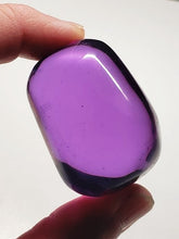 Load image into Gallery viewer, Violet (color change) Andara Crystal Hand/Palm Piece 76g