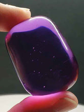 Load image into Gallery viewer, Violet (color change) Andara Crystal Hand/Palm Piece 78g