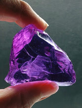 Load image into Gallery viewer, Violet (color change) Traditional Andara Crystal 78g