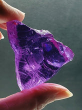 Load image into Gallery viewer, Violet (color change) Traditional Andara Crystal 78g