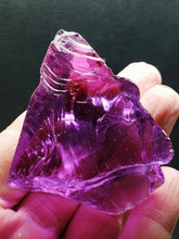 Load image into Gallery viewer, Violet (color change) Traditional Andara Crystal 78g
