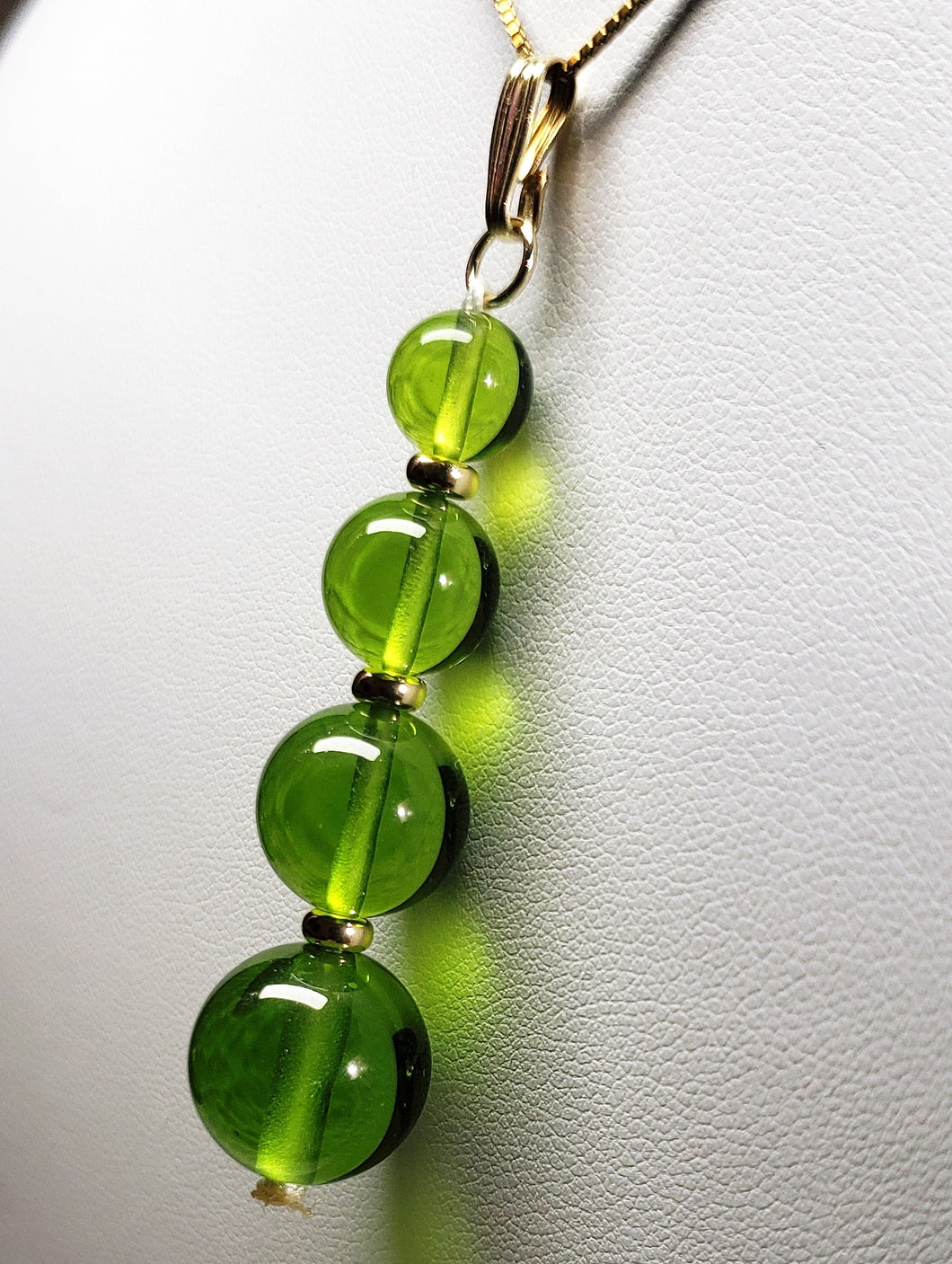 Green - Light Andara Crystal with Gold Pendant (1 x 8-14mm)